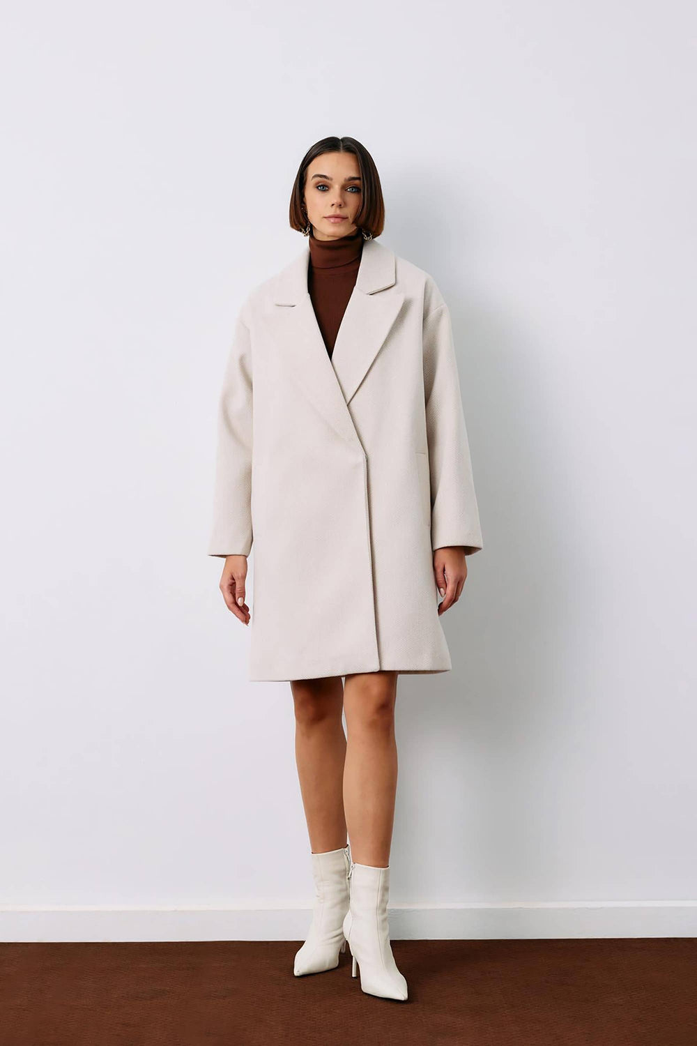 Cio Coat - Oversized Minimalist Ecru Outerwear